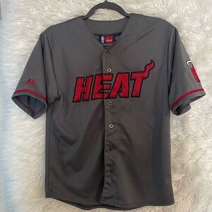 Majestic Dwayne Wade #3 Miami Heat Grey Button Down Youth Jersey. Size Medium